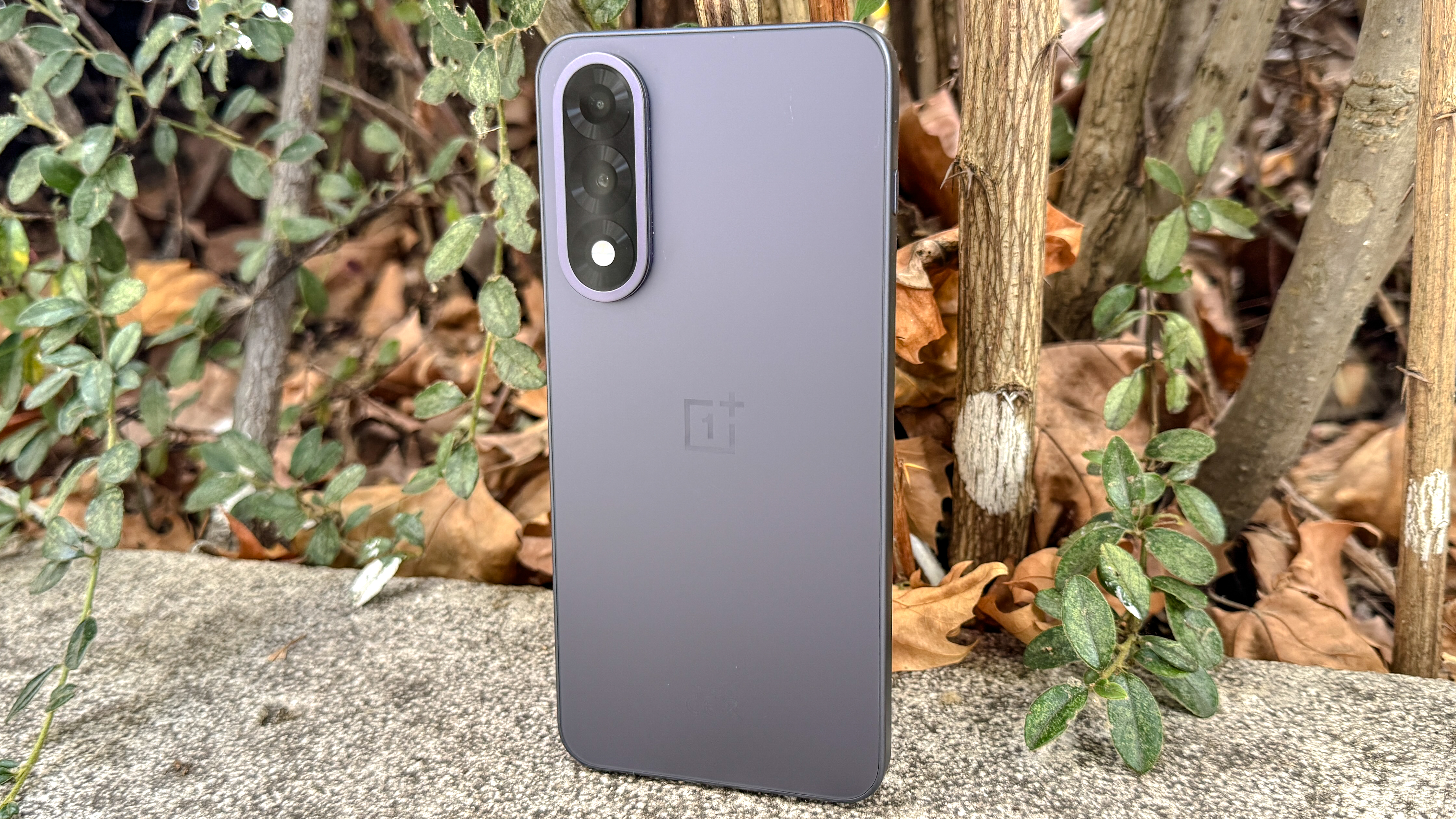 OnePlus Nord 5 πίσω περίβλημα.