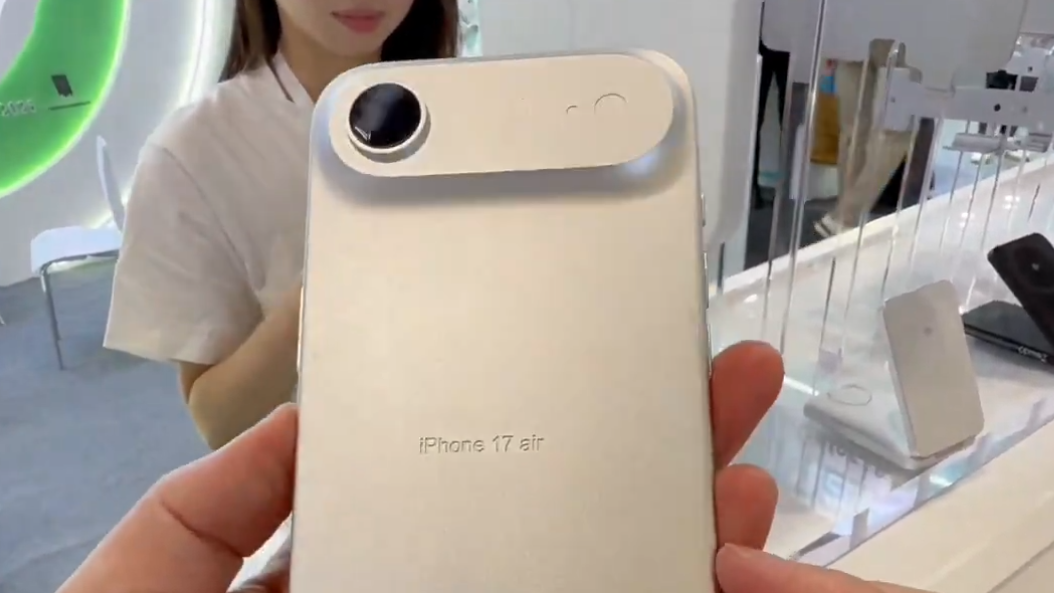iPhone 17 Air Dummy Unit που εντοπίστηκε στο κινεζικό κατάστημα τηλεφώνου